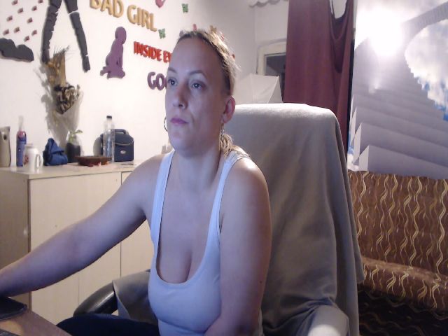 Live sex webcam photo for LiaMelanyy #273068459