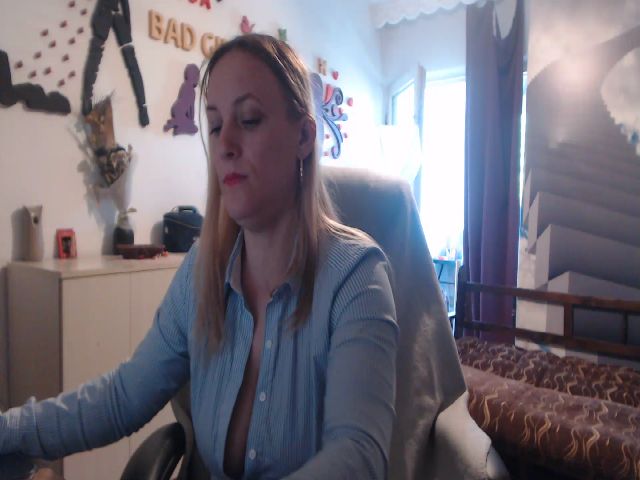 Live sex webcam photo for LiaMelanyy #273325585
