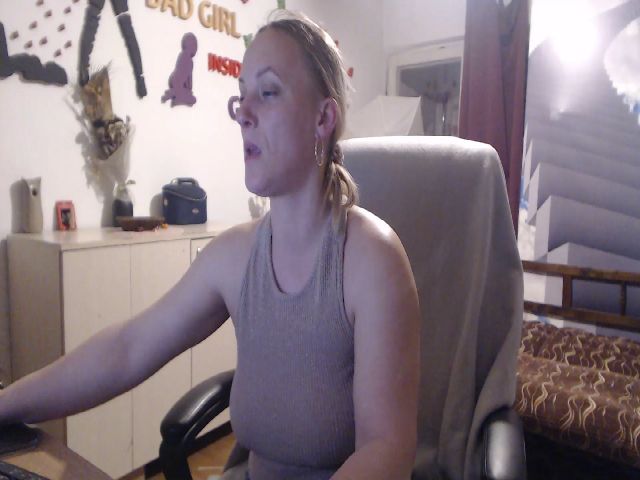 Live sex webcam photo for LiaMelanyy #273331660