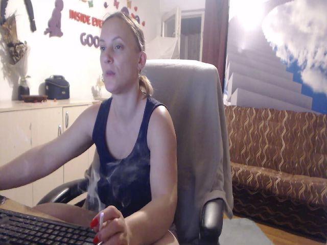 Live sex webcam photo for LiaMelanyy #273402300