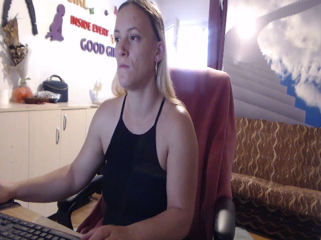 Live sex webcam photo for LiaMelanyy #273710030