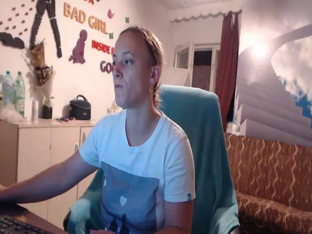 Live sex webcam photo for LiaMelanyy #273863054