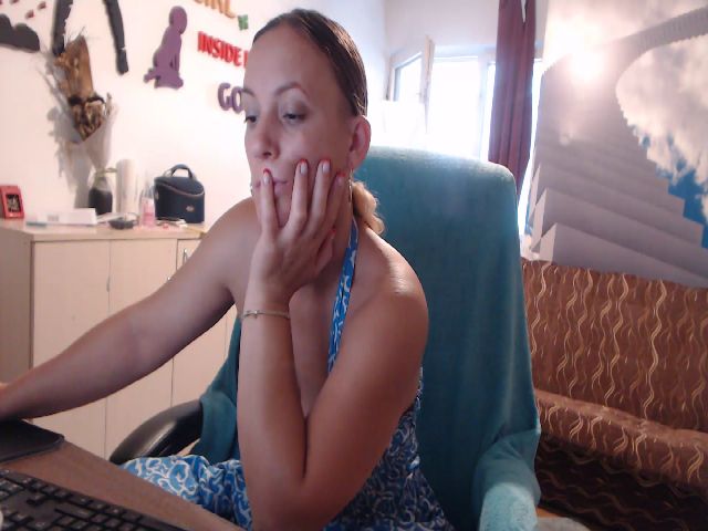 Live sex webcam photo for LiaMelanyy #274229409