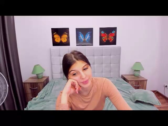 Live sex webcam photo for LiaSugar #274390387