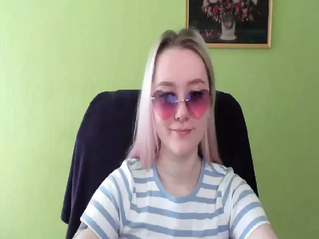Live sex webcam photo for Liam_Lily #273310925