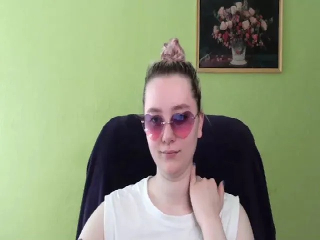 Live sex webcam photo for Liam_Lily #273325615