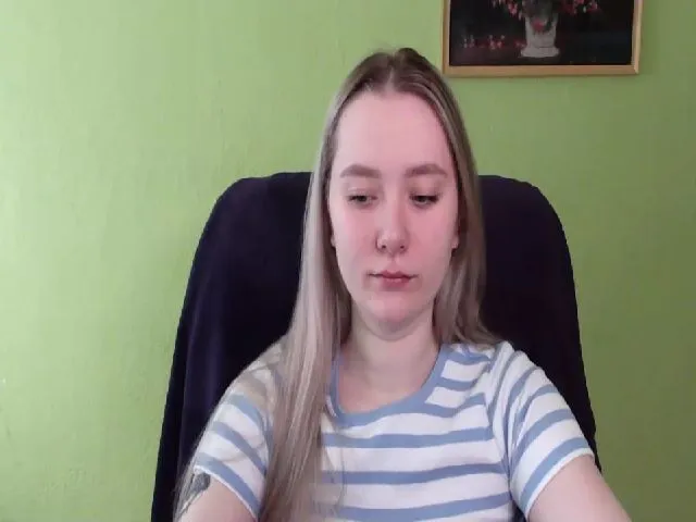 Live sex webcam photo for Liam_Lily #273435464