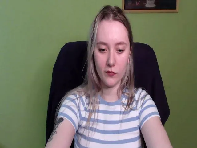 Live sex webcam photo for Liam_Lily #273437633