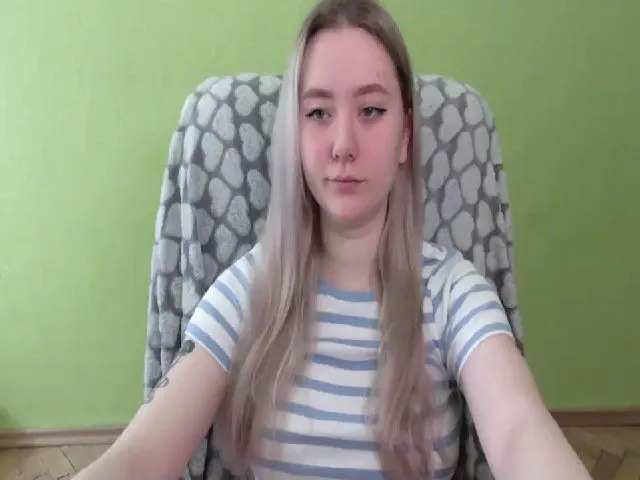 Live sex webcam photo for Liam_Lily #273589244
