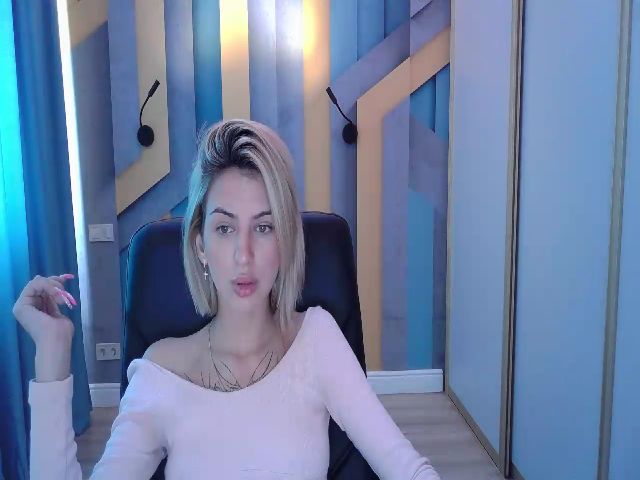 Live sex webcam photo for LianaSimmons #274102993