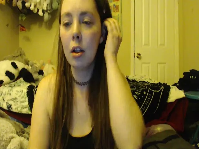 Live sex webcam photo for LilEmmy1999 #272935416
