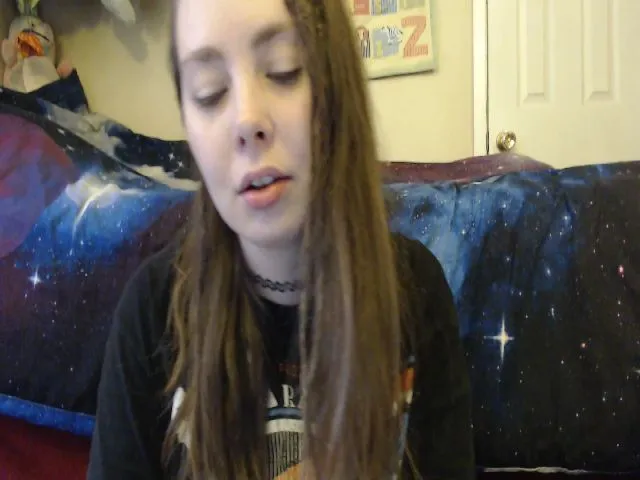 Live sex webcam photo for LilEmmy1999 #273077777
