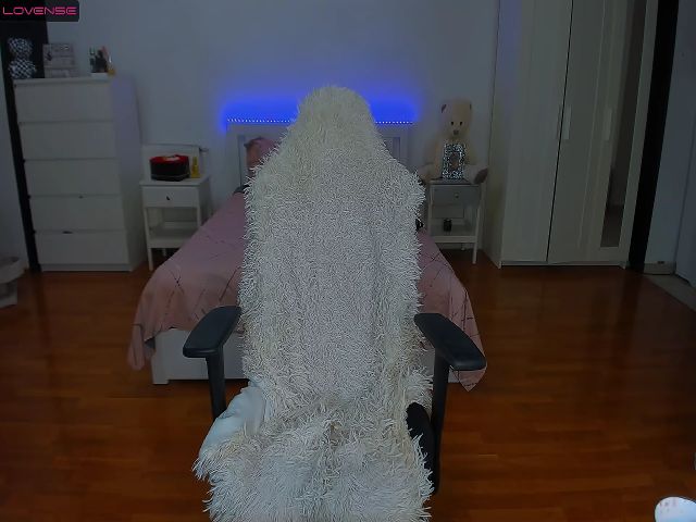 Live sex webcam photo for LilKassandra #274274069