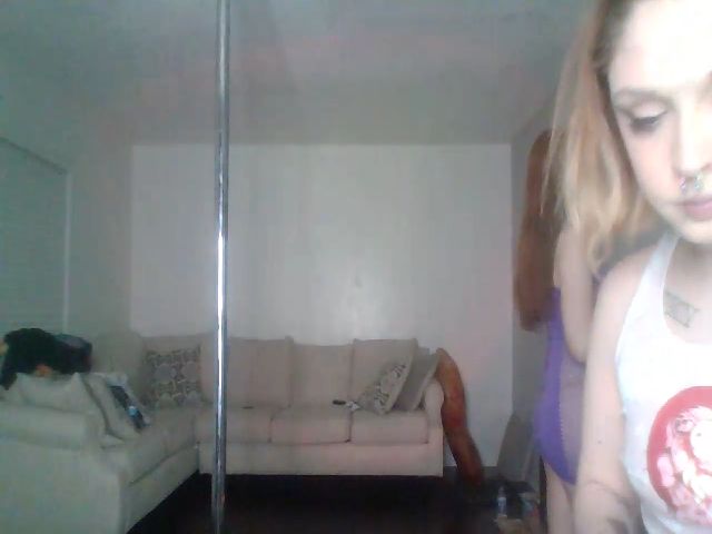 Live sex webcam photo for LilRedSugar #272105292