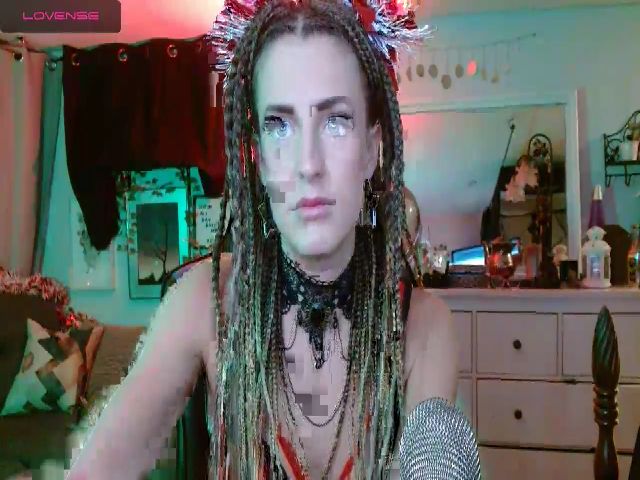 Live sex webcam photo for LilSadie #271776698