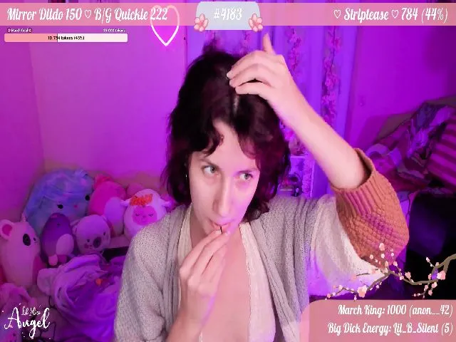Live sex webcam photo for Lil_MissAngel #272816839