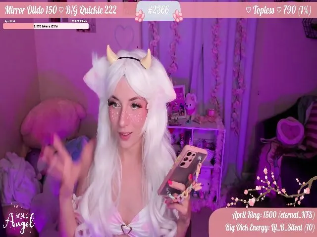 Live sex webcam photo for Lil_MissAngel #273048410