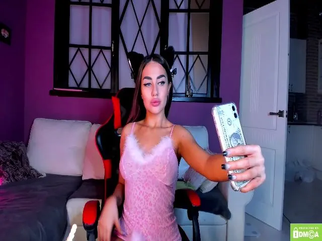 Live sex webcam photo for Lil_PrincessG #272235655