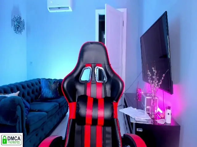 Live sex webcam photo for Lil_PrincessG #273089150