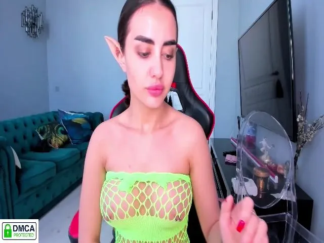 Live sex webcam photo for Lil_PrincessG #273652299