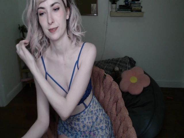 Live sex webcam photo for Lil_blueberry #272299248