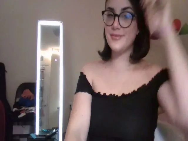 Live sex webcam photo for Lilacangel69 #273196819