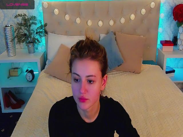 Live sex webcam photo for LiliDanger #272315079