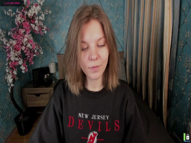 Live sex webcam photo for LiliaMorris #272096416