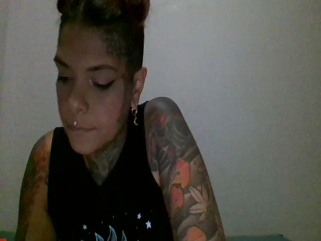 Live sex webcam photo for Lilith_94 #274161956