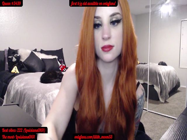 Live sex webcam photo for Lilith_Moon33 #272914263