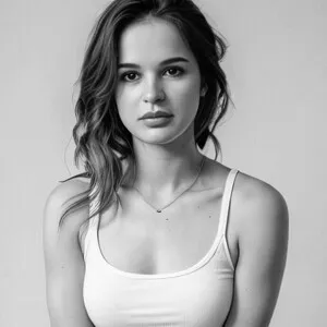 Live sex webcam photo for Lillian_N #290553151