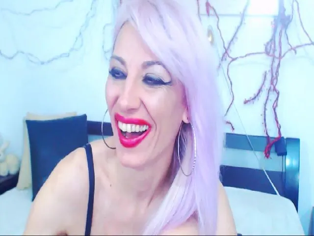 Live sex webcam photo for LillianaSara #272958728