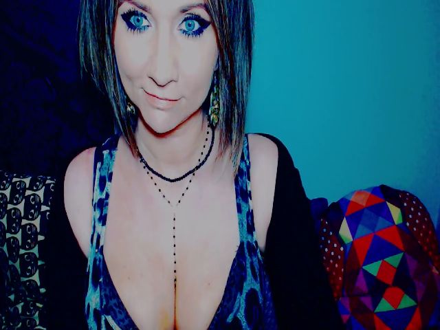 Live sex webcam photo for LillyFox69 #271853715