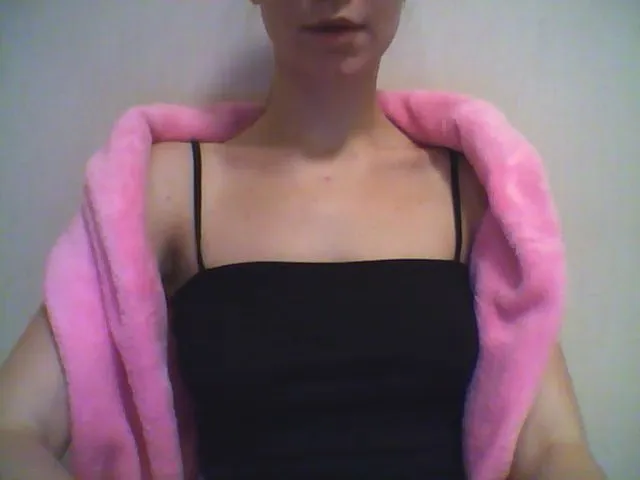 Live sex webcam photo for Lilly_Bella #271722309