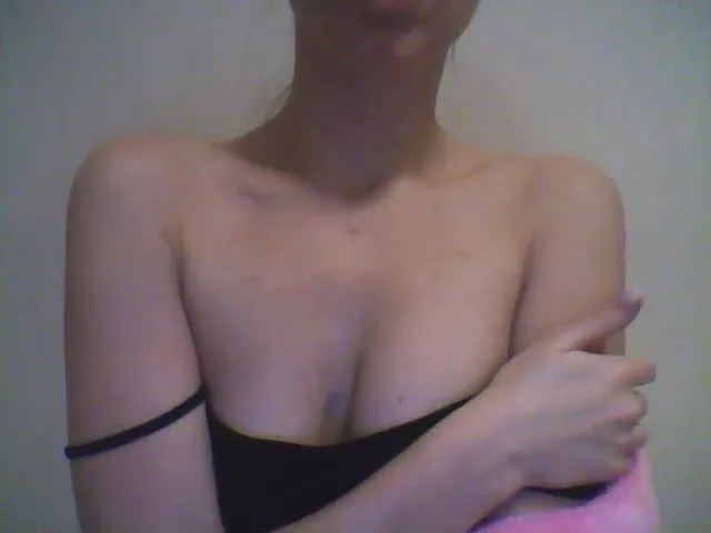 Live sex webcam photo for Lilly_Bella #271722634