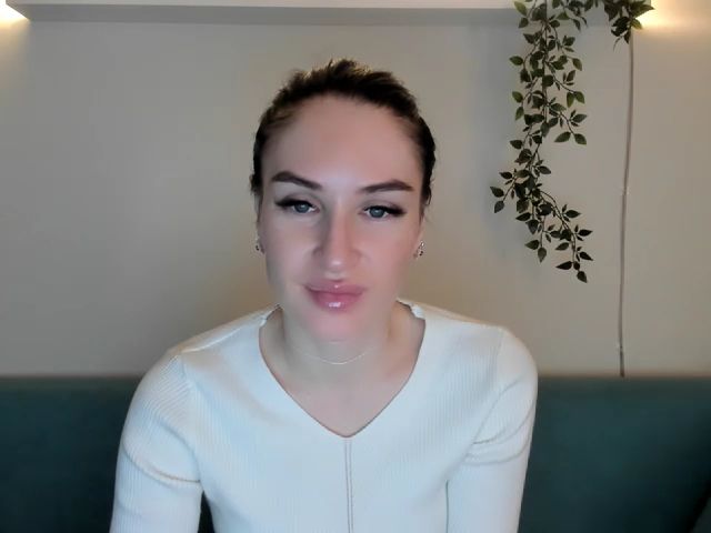 Live sex webcam photo for Lilly_Shine #271691569