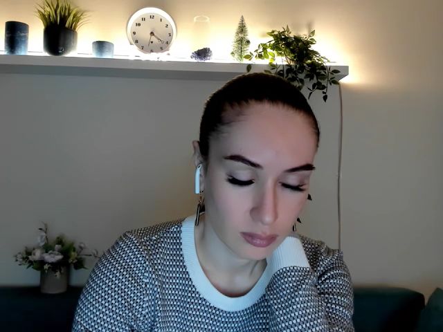 Live sex webcam photo for Lilly_Shine #271928019