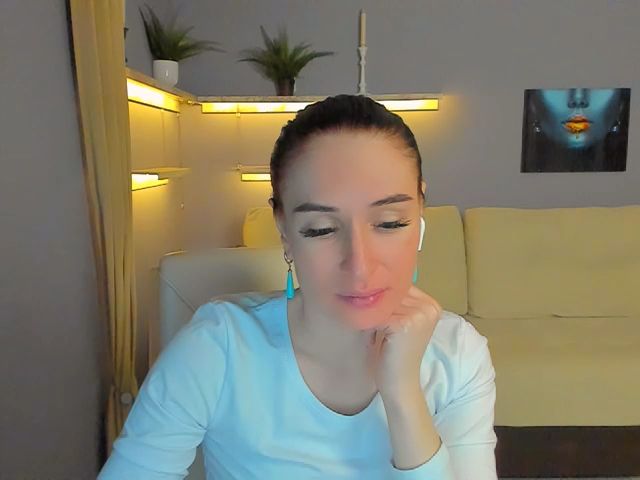 Live sex webcam photo for Lilly_Shine #272063680