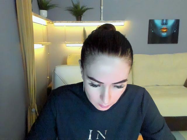 Live sex webcam photo for Lilly_Shine #272091412