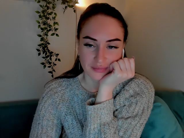 Live sex webcam photo for Lilly_Shine #272105782