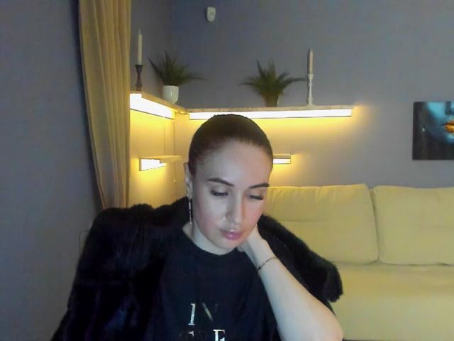 Live sex webcam photo for Lilly_Shine #272367971