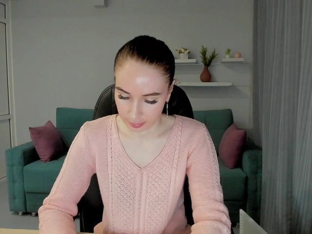 Live sex webcam photo for Lilly_Shine #272432271