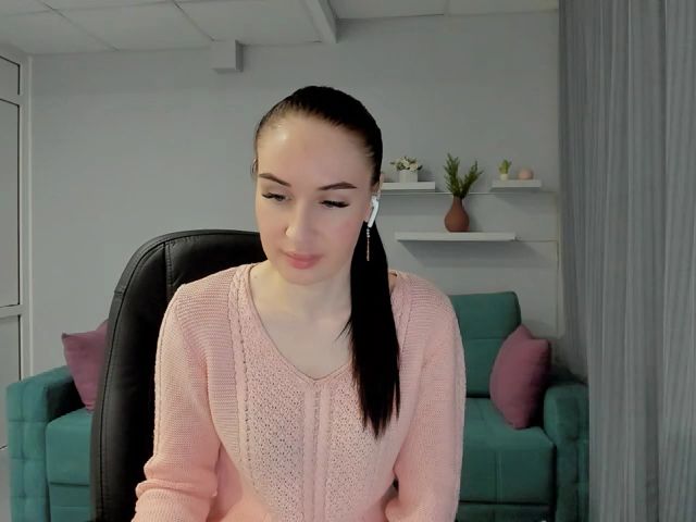 Live sex webcam photo for Lilly_Shine #272434512