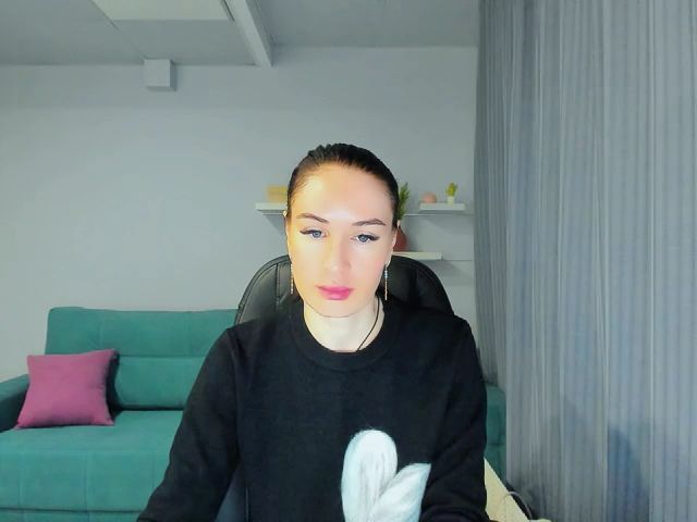 Live sex webcam photo for Lilly_Shine #272559923