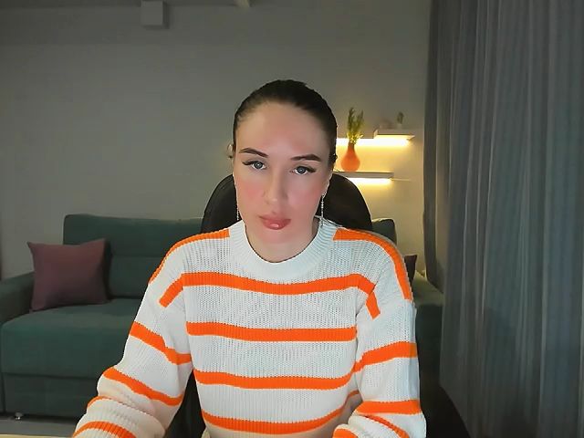 Live sex webcam photo for Lilly_Shine #272651145