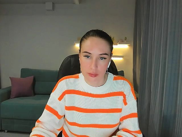 Live sex webcam photo for Lilly_Shine #272653485