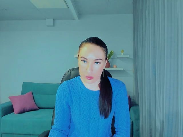 Live sex webcam photo for Lilly_Shine #272785972