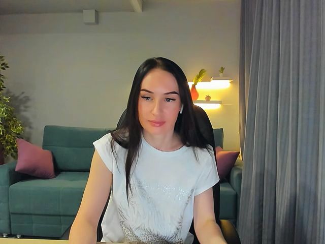 Live sex webcam photo for Lilly_Shine #272903465