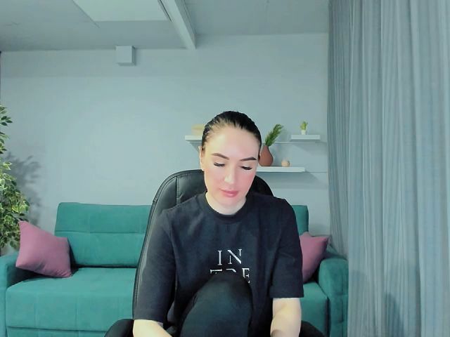 Live sex webcam photo for Lilly_Shine #272914346