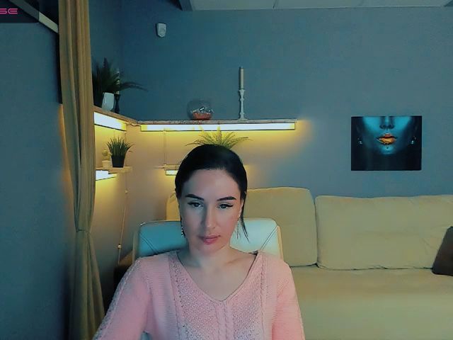 Live sex webcam photo for Lilly_Shine #272967322